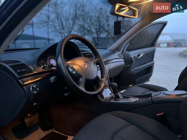 Синій Мерседес Е-Клас, об'ємом двигуна 2.6 л та пробігом 300 тис. км за 5250 $, фото 36 на Automoto.ua