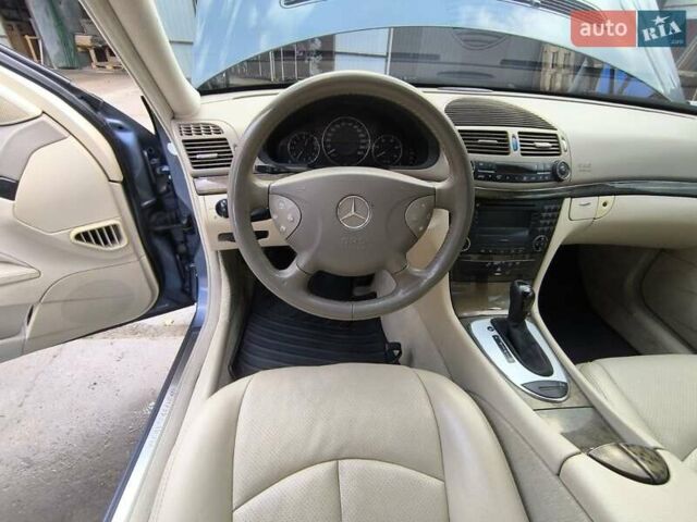 Синий Мерседес Е-Класс, объемом двигателя 3.2 л и пробегом 378 тыс. км за 11900 $, фото 30 на Automoto.ua