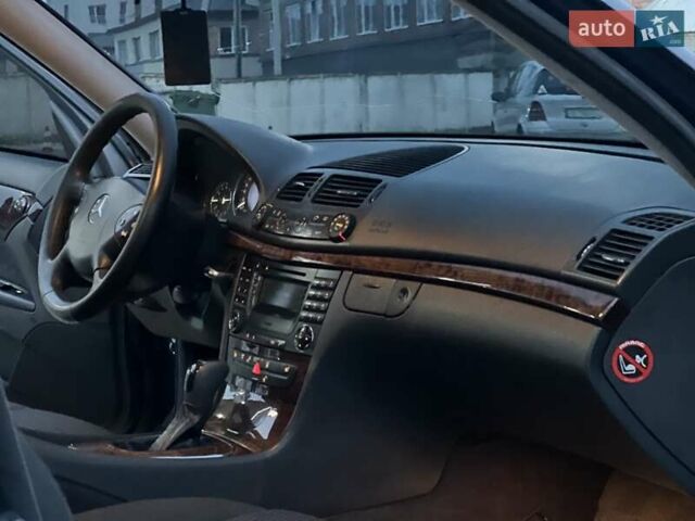 Синій Мерседес Е-Клас, об'ємом двигуна 2.6 л та пробігом 300 тис. км за 5250 $, фото 50 на Automoto.ua