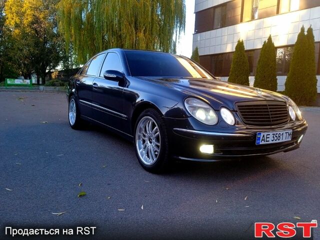 Синий Мерседес Е-Класс, объемом двигателя 2.1 л и пробегом 400 тыс. км за 6700 $, фото 4 на Automoto.ua