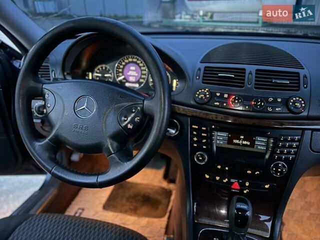 Синій Мерседес Е-Клас, об'ємом двигуна 2.6 л та пробігом 300 тис. км за 5250 $, фото 60 на Automoto.ua