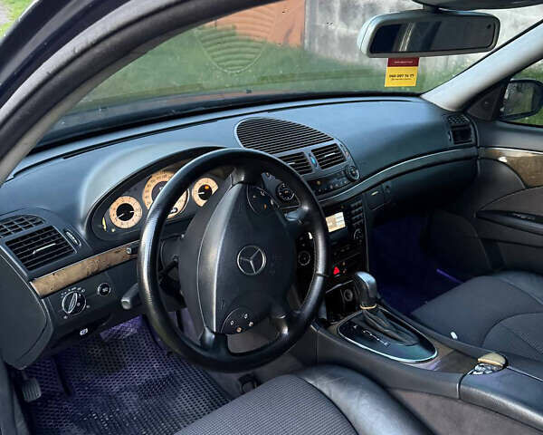 Синий Мерседес Е-Класс, объемом двигателя 2.69 л и пробегом 360 тыс. км за 4900 $, фото 5 на Automoto.ua