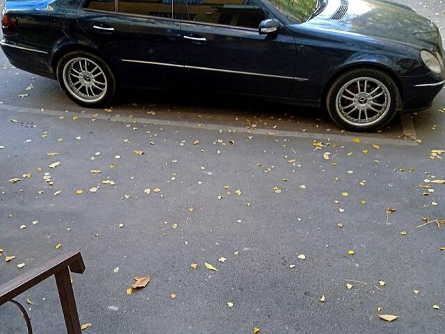 Синий Мерседес Е-Класс, объемом двигателя 2.1 л и пробегом 400 тыс. км за 6700 $, фото 6 на Automoto.ua