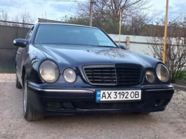 Синій Мерседес Е-Клас, об'ємом двигуна 2 л та пробігом 330 тис. км за 4400 $, фото 6 на Automoto.ua