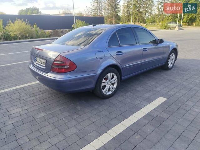 Синій Мерседес Е-Клас, об'ємом двигуна 2.2 л та пробігом 292 тис. км за 6400 $, фото 21 на Automoto.ua