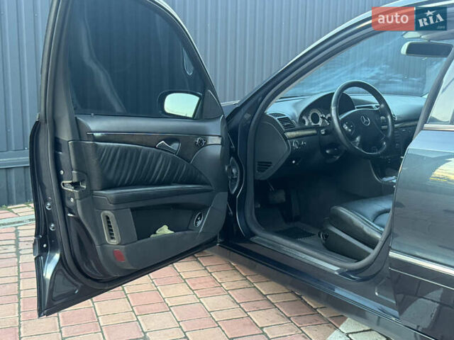 Синій Мерседес Е-Клас, об'ємом двигуна 3.2 л та пробігом 310 тис. км за 6800 $, фото 11 на Automoto.ua