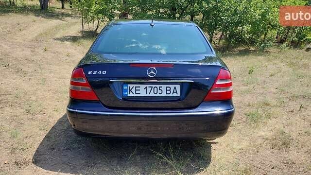 Синий Мерседес Е-Класс, объемом двигателя 2.6 л и пробегом 260 тыс. км за 4500 $, фото 9 на Automoto.ua