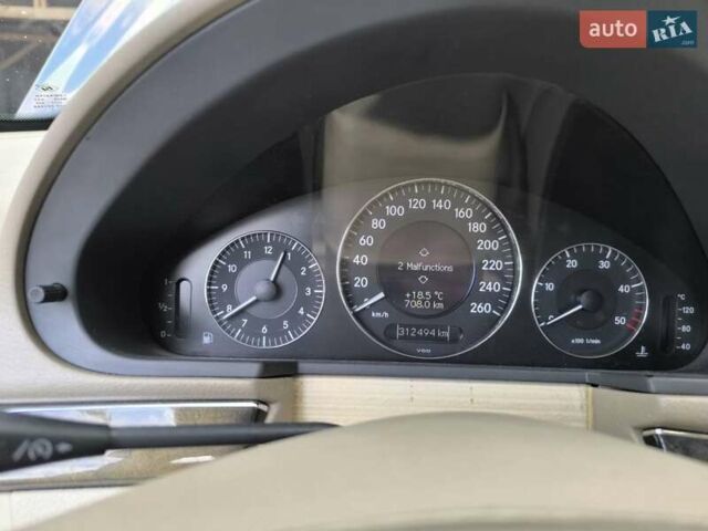 Синий Мерседес Е-Класс, объемом двигателя 3.2 л и пробегом 378 тыс. км за 11900 $, фото 39 на Automoto.ua
