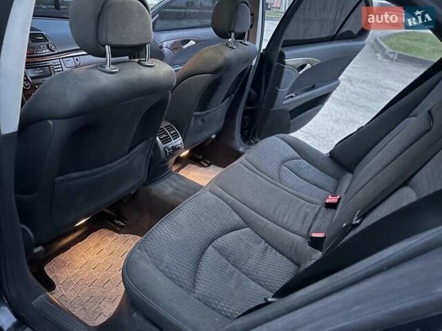 Синій Мерседес Е-Клас, об'ємом двигуна 2.6 л та пробігом 300 тис. км за 5250 $, фото 42 на Automoto.ua