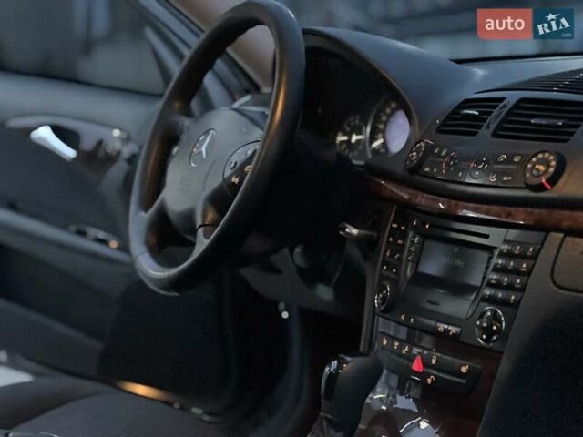 Синій Мерседес Е-Клас, об'ємом двигуна 2.6 л та пробігом 300 тис. км за 5250 $, фото 51 на Automoto.ua