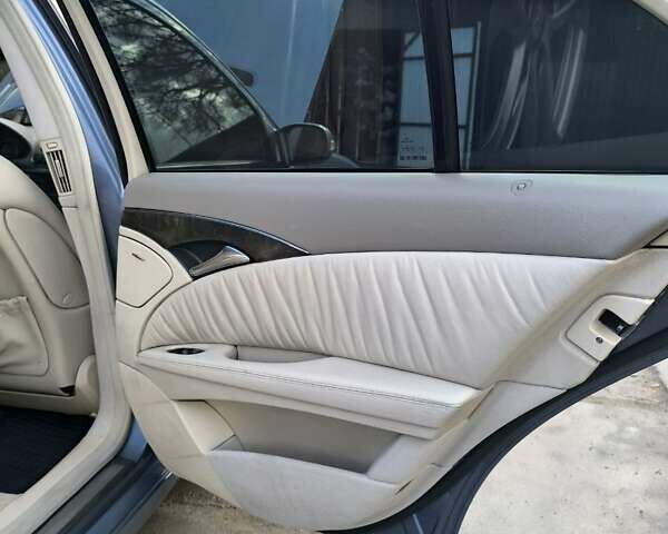 Синий Мерседес Е-Класс, объемом двигателя 3.2 л и пробегом 378 тыс. км за 11900 $, фото 36 на Automoto.ua