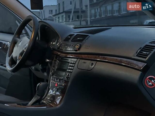 Синій Мерседес Е-Клас, об'ємом двигуна 2.6 л та пробігом 300 тис. км за 5250 $, фото 52 на Automoto.ua