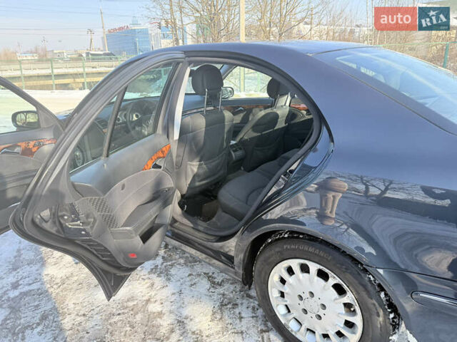 Синий Мерседес Е-Класс, объемом двигателя 2.69 л и пробегом 270 тыс. км за 7000 $, фото 5 на Automoto.ua