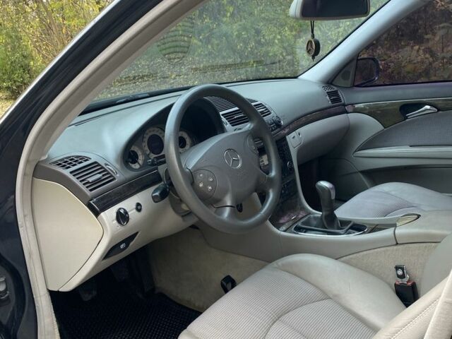 Синій Мерседес Е-Клас, об'ємом двигуна 2.7 л та пробігом 226 тис. км за 8000 $, фото 20 на Automoto.ua