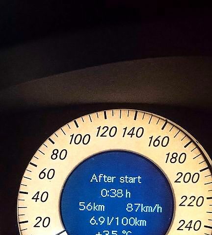 Синий Мерседес Е-Класс, объемом двигателя 2.1 л и пробегом 400 тыс. км за 6700 $, фото 8 на Automoto.ua