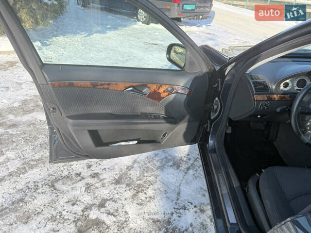 Синий Мерседес Е-Класс, объемом двигателя 2.69 л и пробегом 270 тыс. км за 7000 $, фото 17 на Automoto.ua