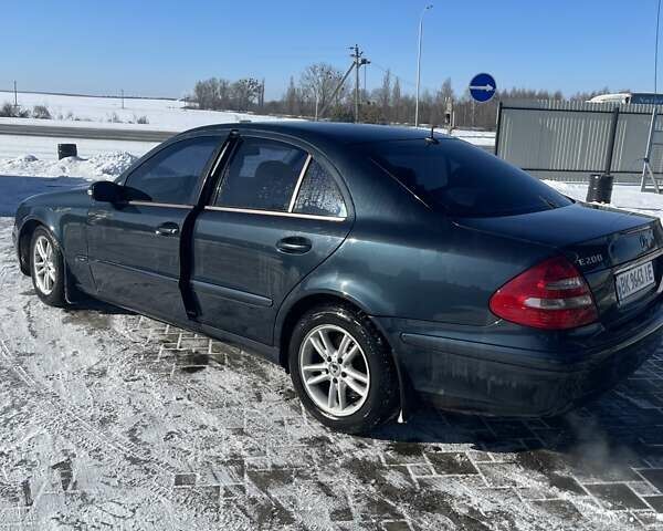 Синий Мерседес Е-Класс, объемом двигателя 1.8 л и пробегом 304 тыс. км за 5100 $, фото 4 на Automoto.ua