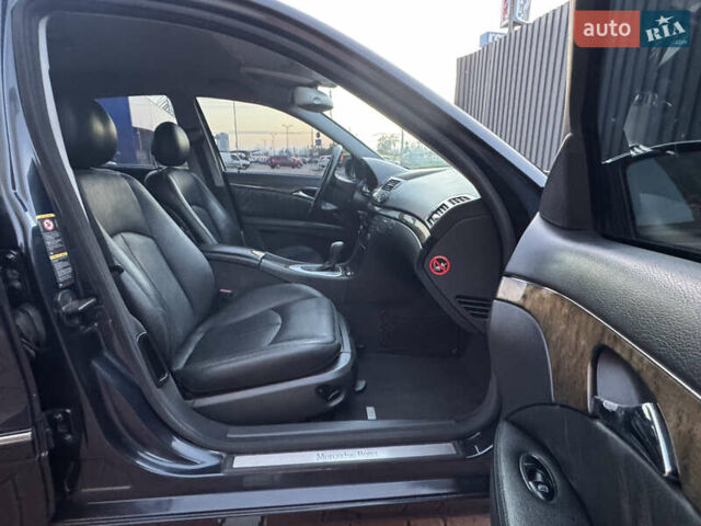 Синій Мерседес Е-Клас, об'ємом двигуна 3.2 л та пробігом 310 тис. км за 6800 $, фото 14 на Automoto.ua