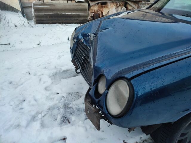 Синій Мерседес Е-Клас, об'ємом двигуна 0 л та пробігом 777 тис. км за 799 $, фото 3 на Automoto.ua