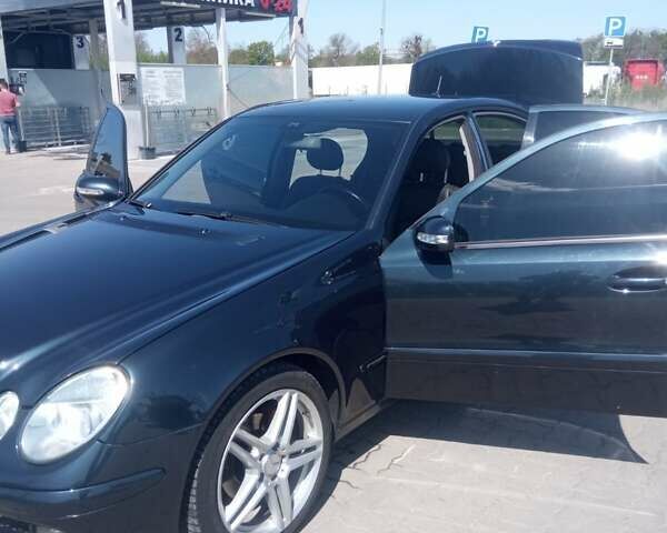 Синій Мерседес Е-Клас, об'ємом двигуна 2.69 л та пробігом 303 тис. км за 8300 $, фото 20 на Automoto.ua