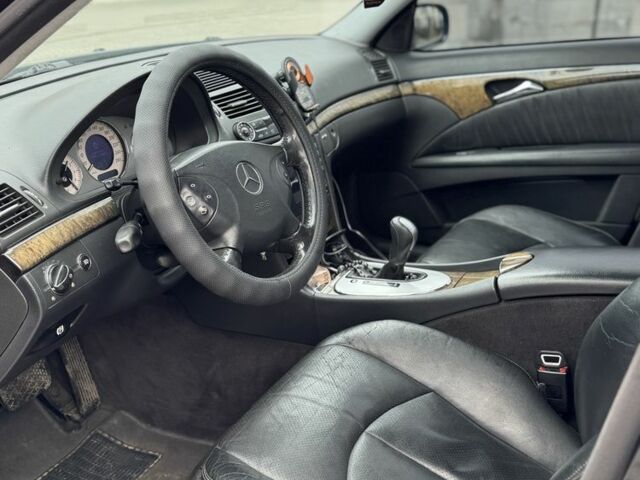 Синій Мерседес Е-Клас, об'ємом двигуна 3.2 л та пробігом 3 тис. км за 7999 $, фото 3 на Automoto.ua