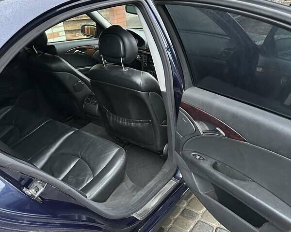 Синий Мерседес Е-Класс, объемом двигателя 2.7 л и пробегом 320 тыс. км за 5500 $, фото 6 на Automoto.ua