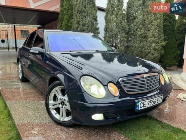Синий Мерседес Е-Класс, объемом двигателя 2.2 л и пробегом 347 тыс. км за 5750 $, фото 3 на Automoto.ua