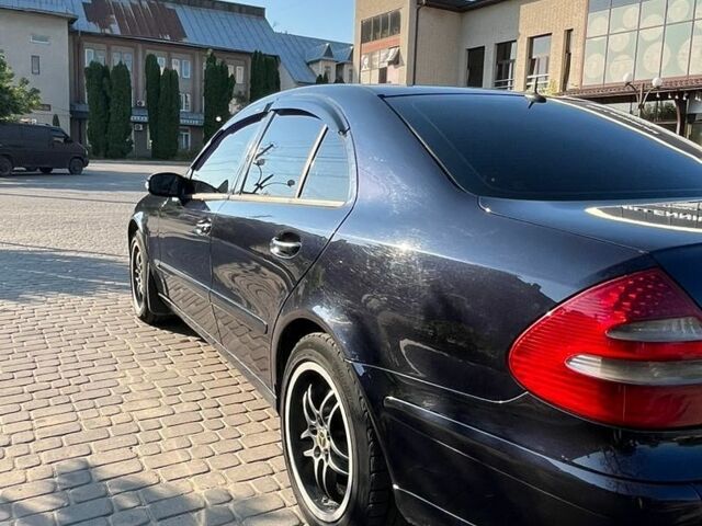 Синий Мерседес Е-Класс, объемом двигателя 2.2 л и пробегом 490 тыс. км за 6500 $, фото 5 на Automoto.ua