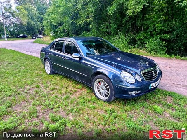 Синій Мерседес Е-Клас, об'ємом двигуна 2.1 л та пробігом 0 тис. км за 7500 $, фото 4 на Automoto.ua