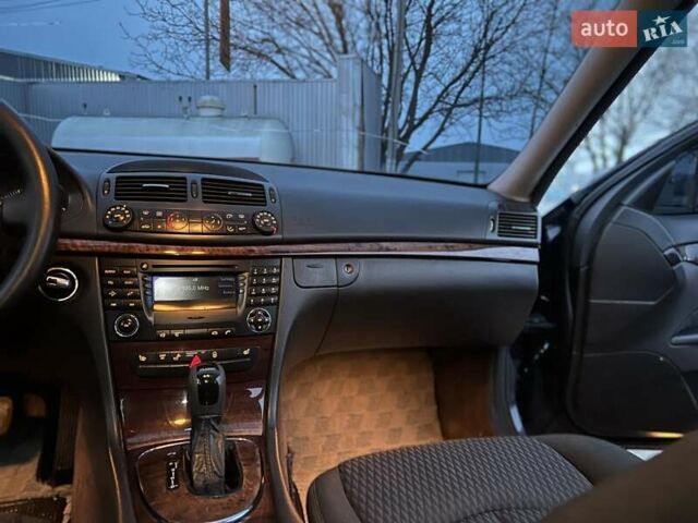 Синій Мерседес Е-Клас, об'ємом двигуна 2.6 л та пробігом 300 тис. км за 5250 $, фото 57 на Automoto.ua