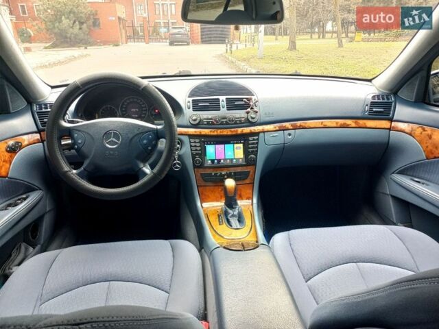 Синій Мерседес Е-Клас, об'ємом двигуна 2.15 л та пробігом 301 тис. км за 6500 $, фото 6 на Automoto.ua