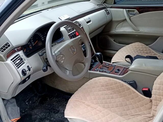 Синий Мерседес Е-Класс, объемом двигателя 3.2 л и пробегом 0 тыс. км за 5000 $, фото 8 на Automoto.ua