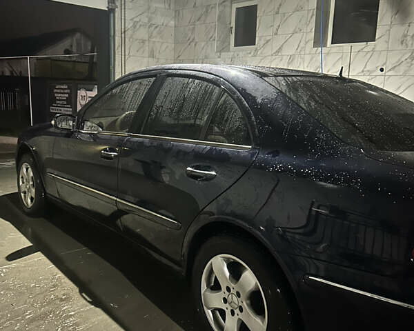 Синий Мерседес Е-Класс, объемом двигателя 2.7 л и пробегом 285 тыс. км за 7200 $, фото 11 на Automoto.ua