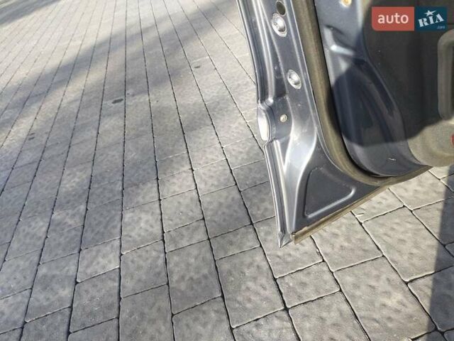 Синій Мерседес Е-Клас, об'ємом двигуна 2.2 л та пробігом 292 тис. км за 6400 $, фото 27 на Automoto.ua