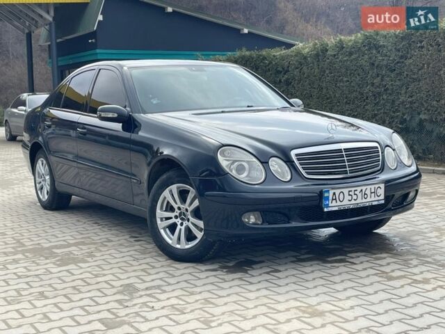 Синій Мерседес Е-Клас, об'ємом двигуна 2.15 л та пробігом 280 тис. км за 5200 $, фото 17 на Automoto.ua
