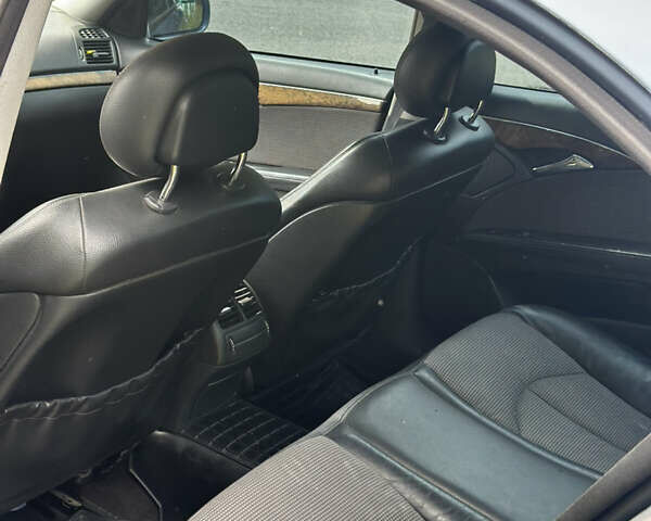 Синий Мерседес Е-Класс, объемом двигателя 2.7 л и пробегом 285 тыс. км за 6950 $, фото 3 на Automoto.ua