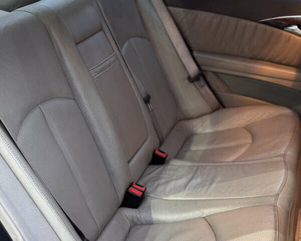 Синий Мерседес Е-Класс, объемом двигателя 3.2 л и пробегом 390 тыс. км за 6800 $, фото 8 на Automoto.ua