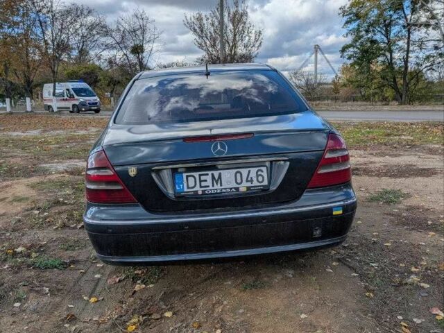 Синій Мерседес Е-Клас, об'ємом двигуна 2.2 л та пробігом 400 тис. км за 3837 $, фото 4 на Automoto.ua