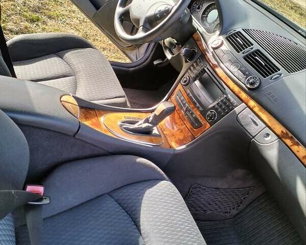 Синій Мерседес Е-Клас, об'ємом двигуна 2.2 л та пробігом 265 тис. км за 7500 $, фото 7 на Automoto.ua