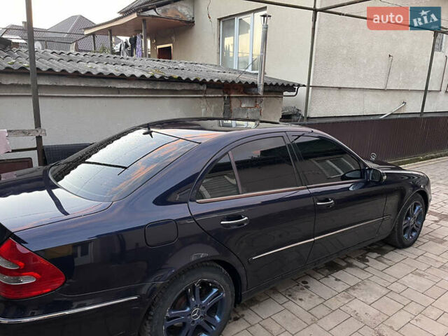 Синий Мерседес Е-Класс, объемом двигателя 2.1 л и пробегом 350 тыс. км за 5800 $, фото 6 на Automoto.ua