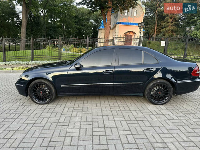 Синий Мерседес Е-Класс, объемом двигателя 3.2 л и пробегом 405 тыс. км за 5900 $, фото 2 на Automoto.ua