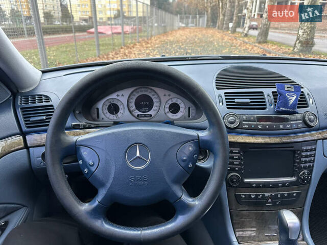 Синий Мерседес Е-Класс, объемом двигателя 3.2 л и пробегом 302 тыс. км за 5800 $, фото 9 на Automoto.ua