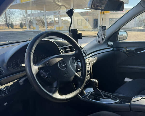 Синій Мерседес Е-Клас, об'ємом двигуна 2.2 л та пробігом 305 тис. км за 6600 $, фото 6 на Automoto.ua