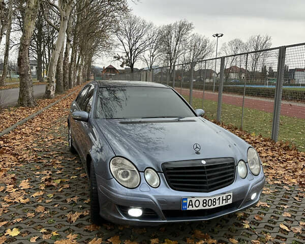 Синий Мерседес Е-Класс, объемом двигателя 3.2 л и пробегом 302 тыс. км за 5800 $, фото 2 на Automoto.ua