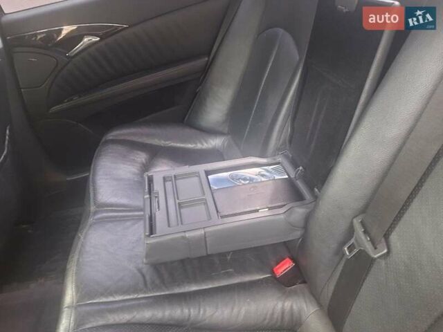 Мерседес Е-Класс 2003 в Измаиле на Automoto.ua Синий Мерседес Е-Класс, объемом двигателя 1.8 л и пробегом 336 тыс. км за 6400 $, фото 3 на Automoto.ua