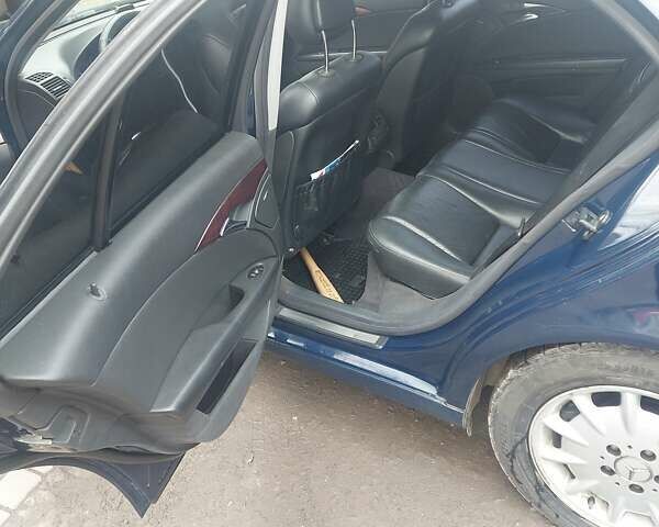 Синий Мерседес Е-Класс, объемом двигателя 2.2 л и пробегом 273 тыс. км за 7200 $, фото 9 на Automoto.ua