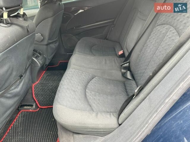 Синій Мерседес Е-Клас, об'ємом двигуна 2.15 л та пробігом 280 тис. км за 5200 $, фото 47 на Automoto.ua