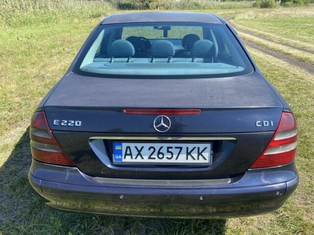 Синий Мерседес Е-Класс, объемом двигателя 2.1 л и пробегом 246 тыс. км за 6000 $, фото 21 на Automoto.ua