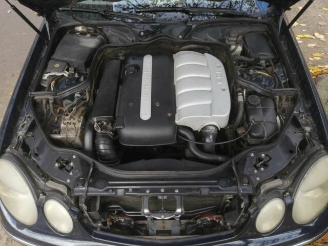 Синий Мерседес Е-Класс, объемом двигателя 2.1 л и пробегом 238 тыс. км за 7500 $, фото 13 на Automoto.ua