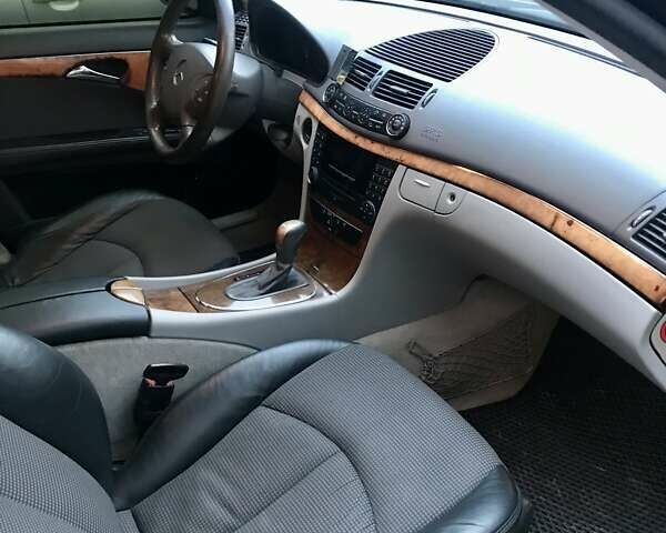 Синий Мерседес Е-Класс, объемом двигателя 2.15 л и пробегом 232 тыс. км за 7800 $, фото 26 на Automoto.ua